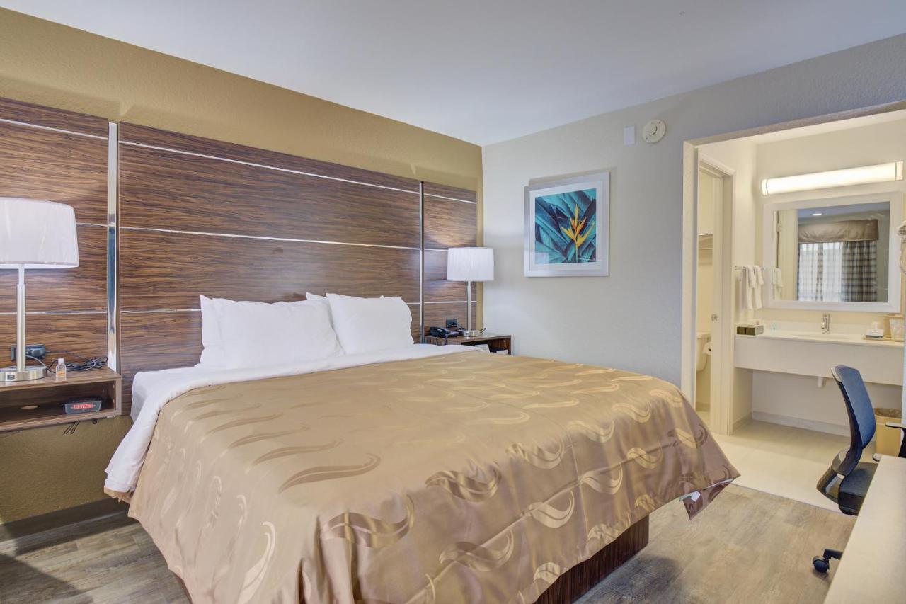 Quality Inn & Suites Suffolk Buitenkant foto