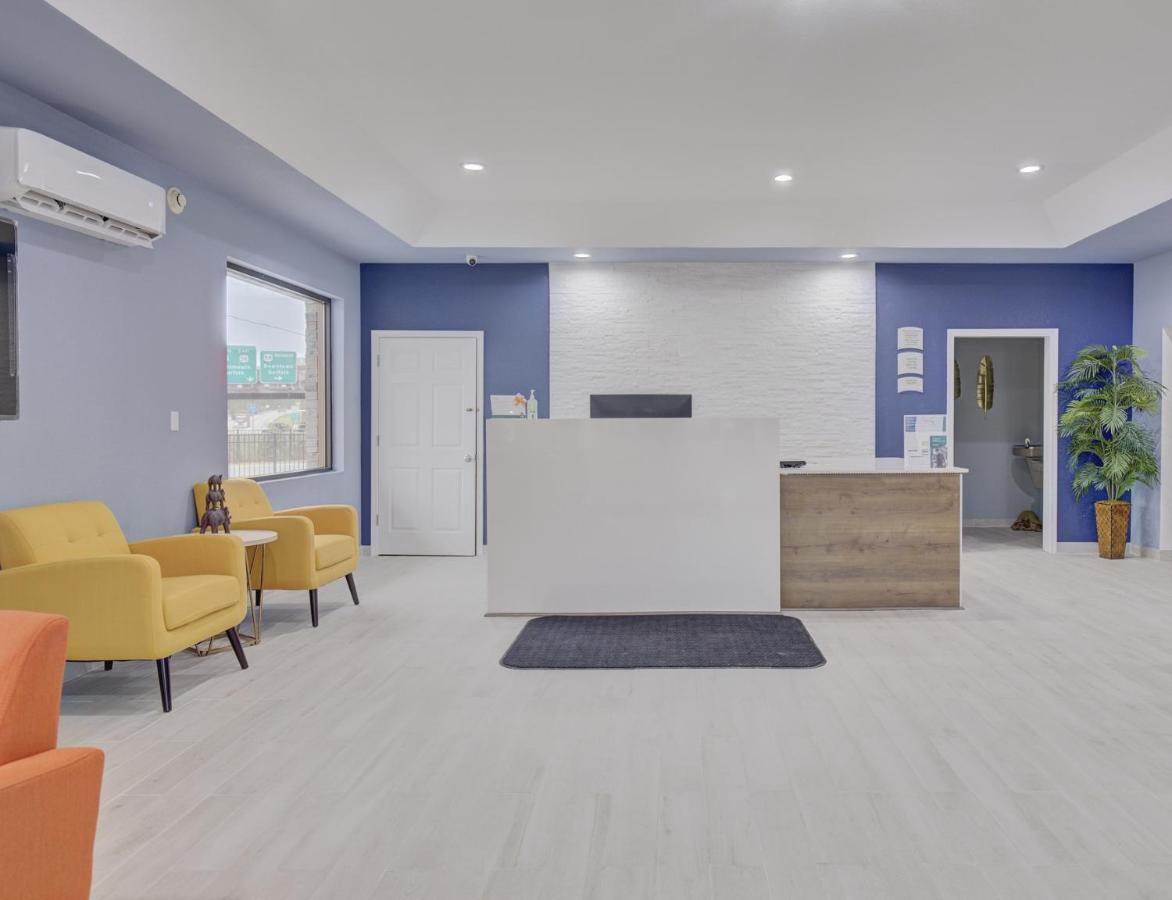 Quality Inn & Suites Suffolk Buitenkant foto