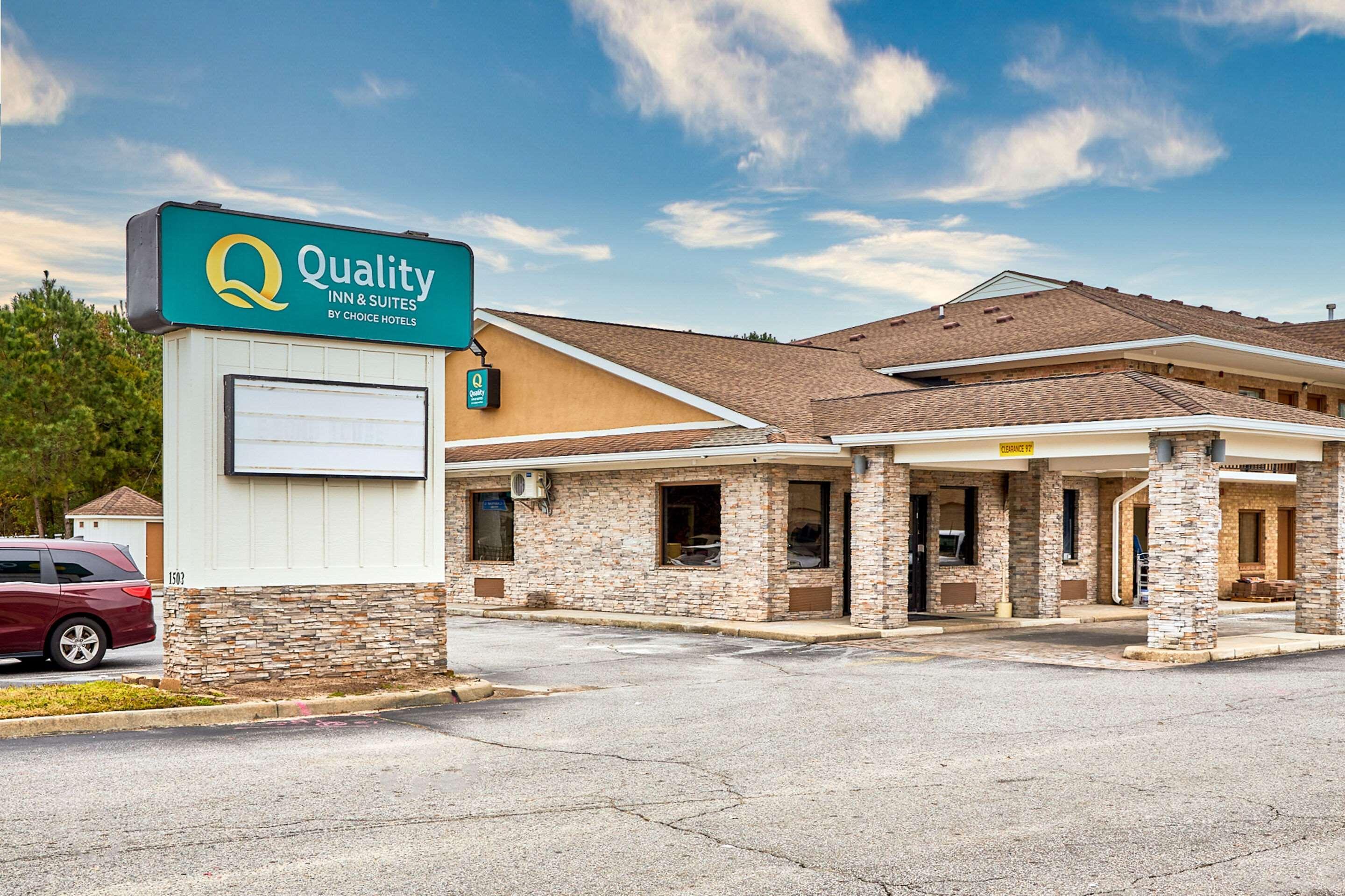 Quality Inn & Suites Suffolk Buitenkant foto