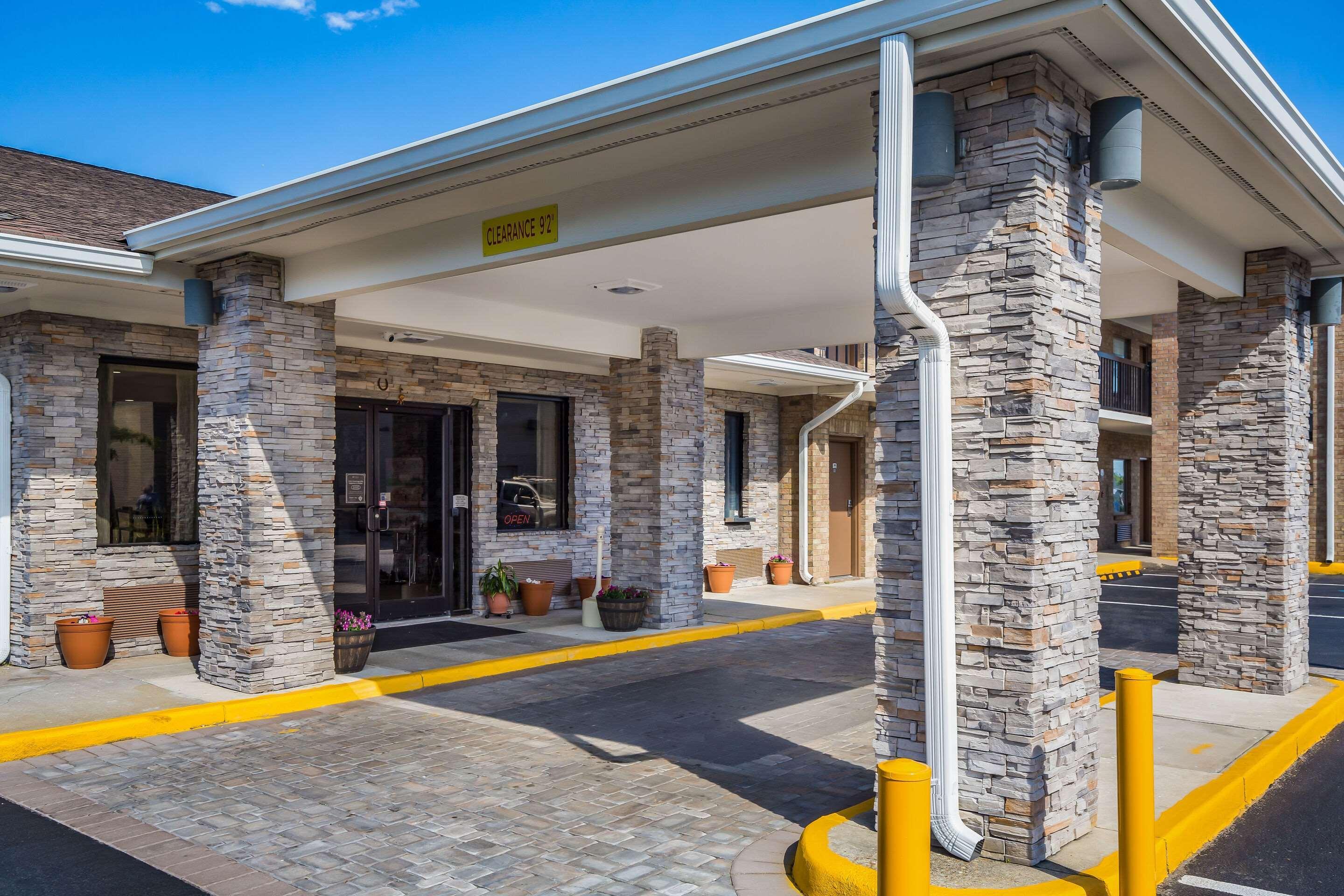 Quality Inn & Suites Suffolk Buitenkant foto
