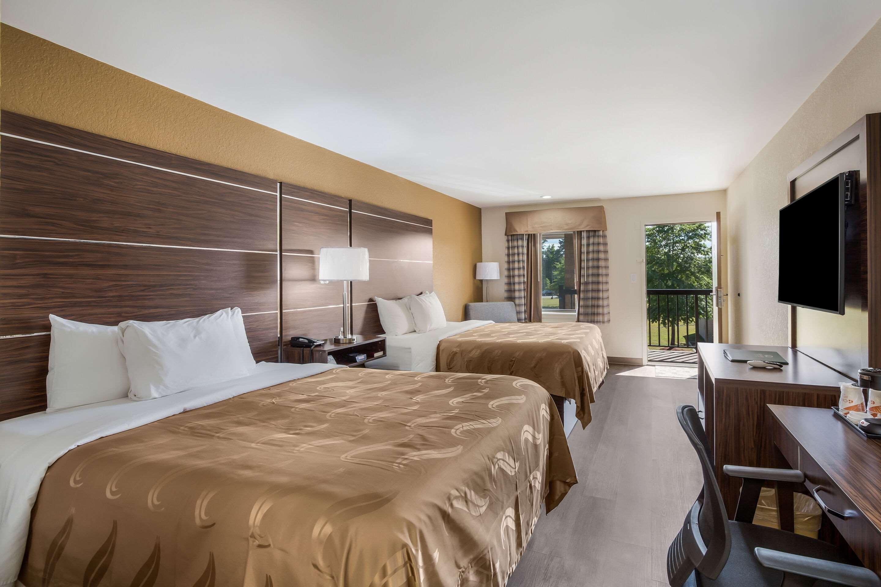 Quality Inn & Suites Suffolk Buitenkant foto
